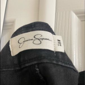 18-W Jessica Simpson “kiss me super skinny” black jeans w/ side detail